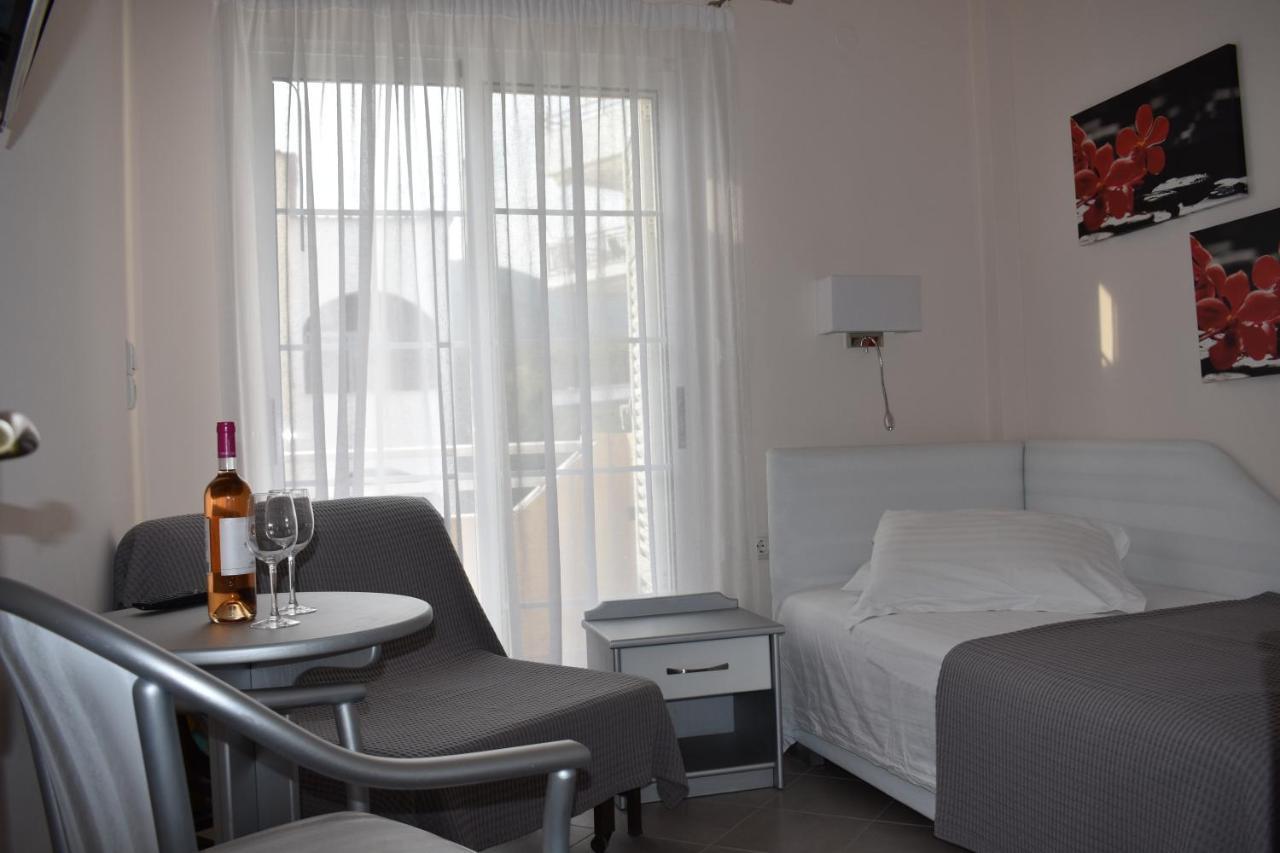 Marinis Boutique Rooms Nea Iraklitsa Exterior foto